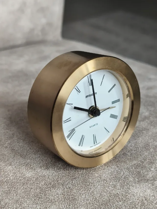 Ceas de birou vintage STAIGER – Alamă masivă, mecanism Quartz, Germania – fotografia 2 din 7