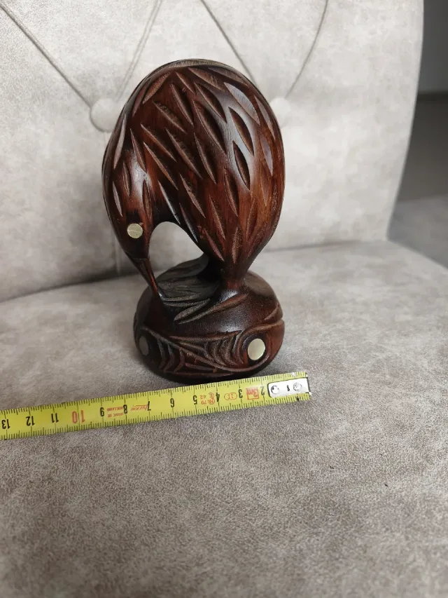 Statuetă vintage pasăre Kiwi – Sculptură manuală lemn și sidef Pāua Noua Zeelandă – fotografia 5 din 8