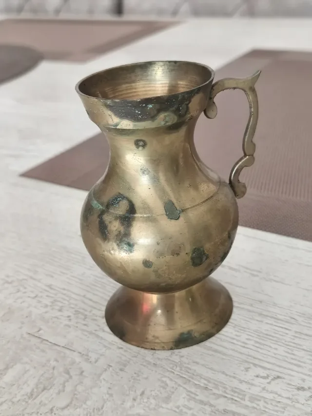 Carafă / Ulcior vintage din alamă masivă – obiect decorativ de colecție – fotografia 3 din 7