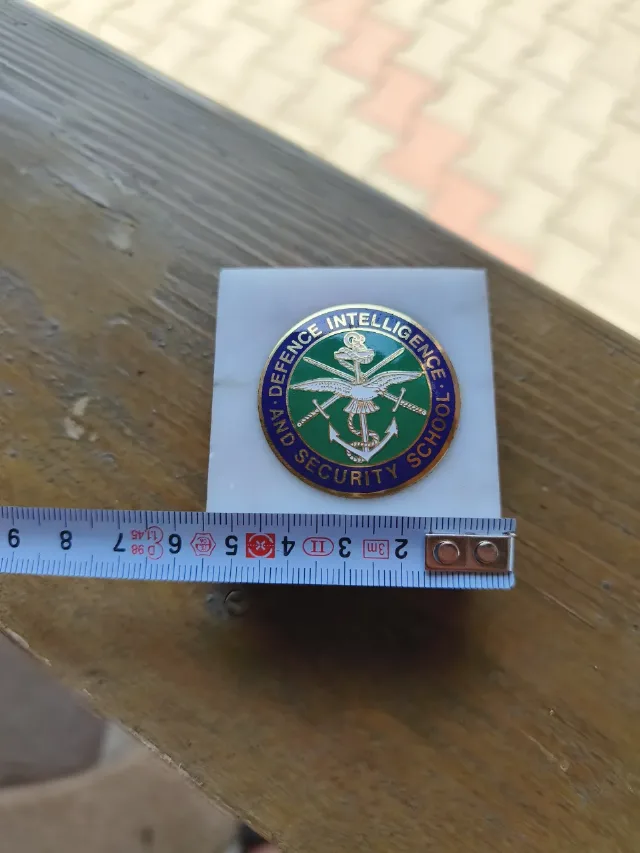 Prespapiu militar colecție - Marmură albă cu Emblema DISS (Marea Britanie) – fotografia 2 din 8