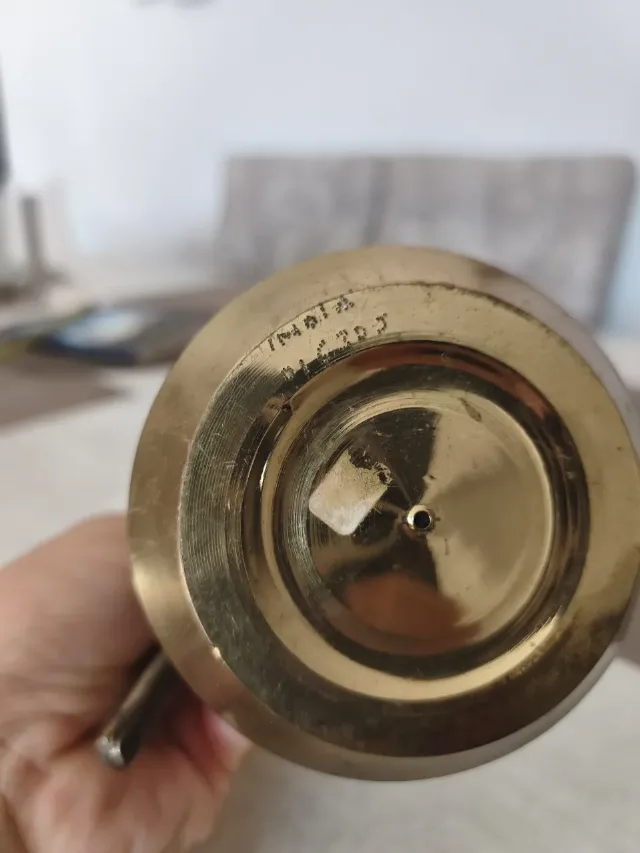 Carafă / Vază decorativă vintage din alamă gravată manual – Import India – fotografia 8 din 8