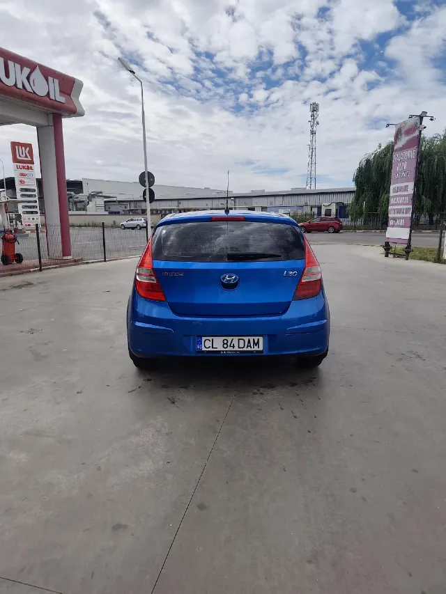 Hyundai I 30 1.6 CRDI 120 CP an 2008 – fotografia 3 din 8