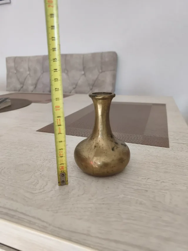 Vază vintage solifloră din alamă / bronz masiv – model deosebit – fotografia 3 din 7