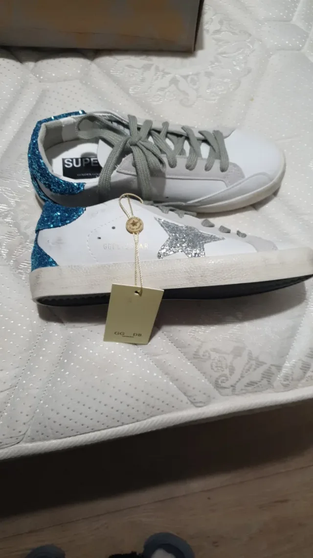 Adidași damă Golden goose nr  38 noi in cutie săculeț si pașaport q-uar – fotografia 2 din 3
