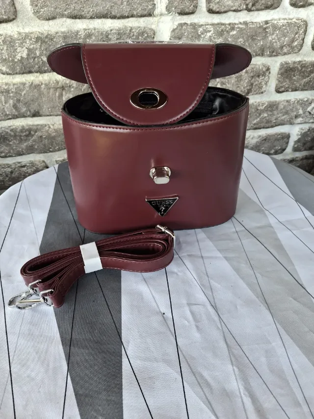 Geanta Guess noua burgundy – fotografia 4 din 4