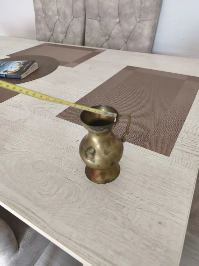 Carafă / Ulcior vintage din alamă masivă – obiect decorativ de colecție – fotografia 6 din 7
