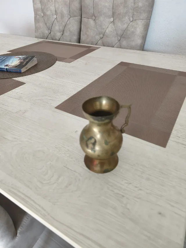 Carafă / Ulcior vintage din alamă masivă – obiect decorativ de colecție – fotografia 7 din 7