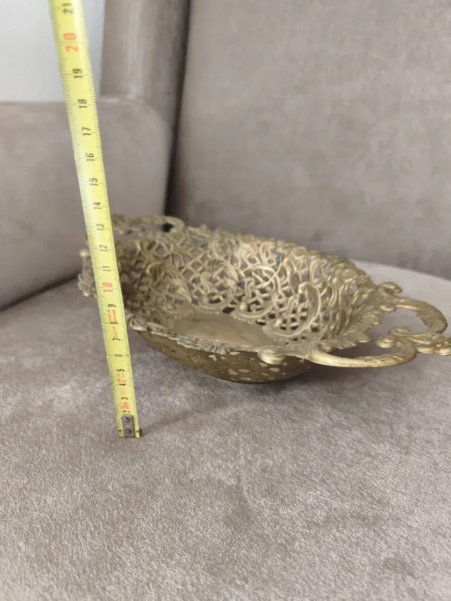 Fructieră / Centru de masă vintage din alamă masivă filigranată, stil Baroc (32 cm) – fotografia 6 din 8