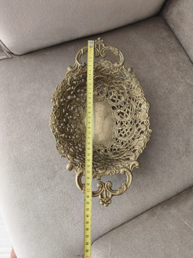 Fructieră / Centru de masă vintage din alamă masivă filigranată, stil Baroc (32 cm) – fotografia 4 din 8