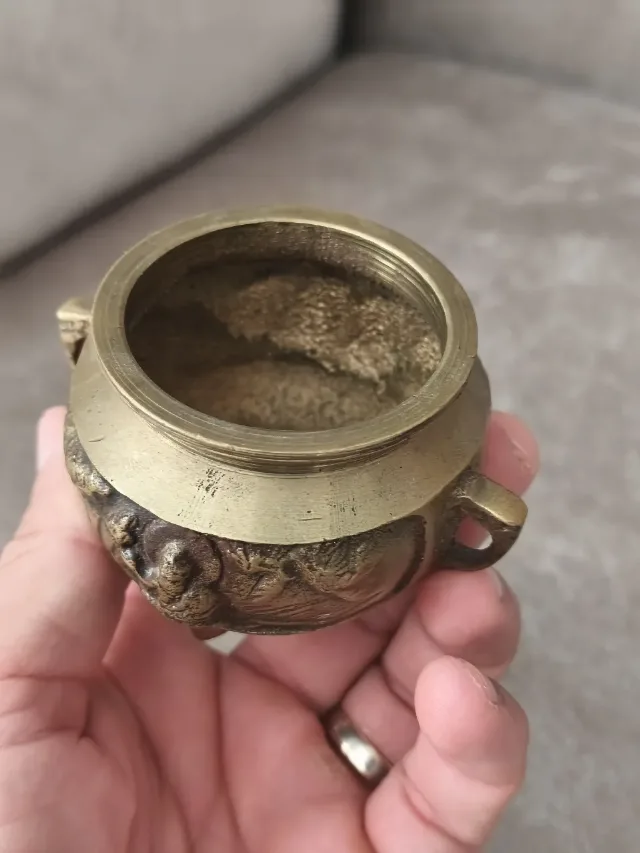 Arzător tămâie / Vas decorativ asiatic din alamă, model trepied – fotografia 8 din 8