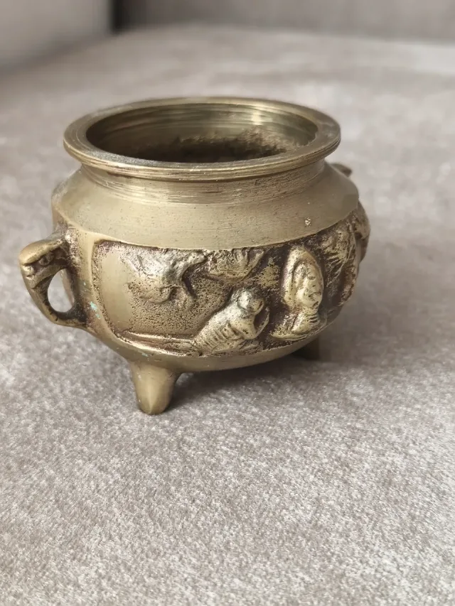 Arzător tămâie / Vas decorativ asiatic din alamă, model trepied – fotografia 2 din 8