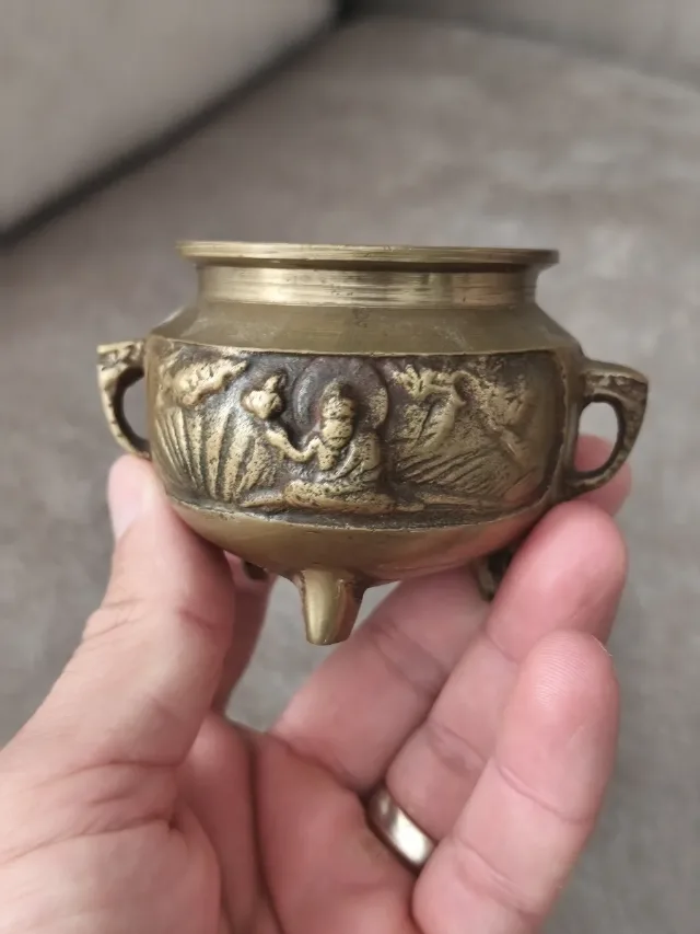 Arzător tămâie / Vas decorativ asiatic din alamă, model trepied – fotografia 7 din 8