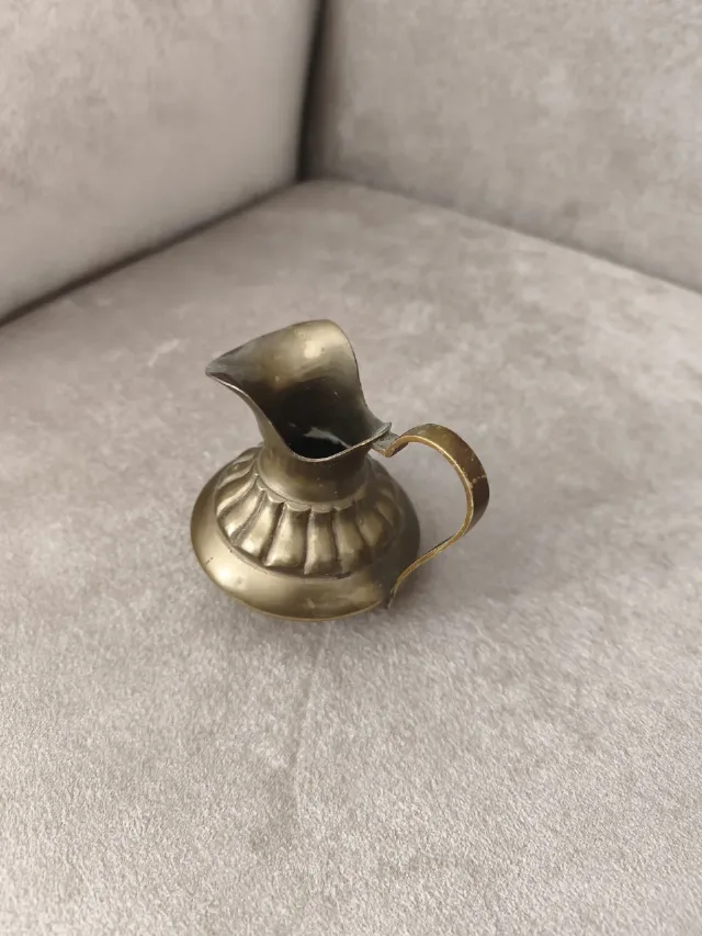 Mini-carafă / vază vintage din alamă masivă – model canelat, – fotografia 8 din 8