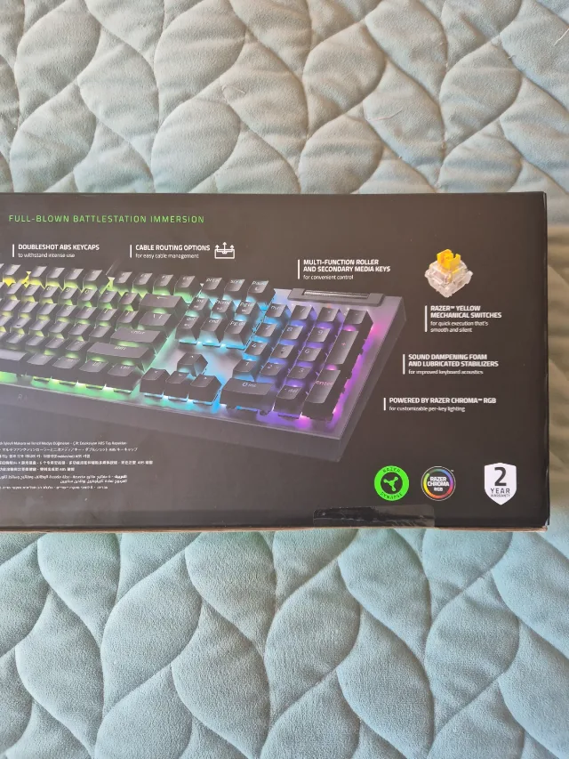 Tastatura mecanica Razer Blackwindow X v4 - galben – fotografia 4 din 4