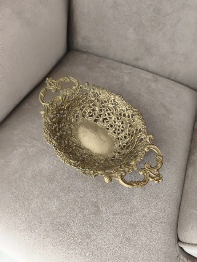 Fructieră / Centru de masă vintage din alamă masivă filigranată, stil Baroc (32 cm) – Bistrița-Năsăud, Bistrița-Năsăud