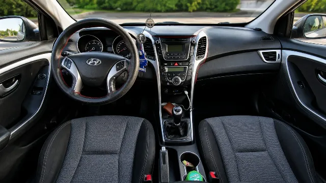 Hyundai i30 - 2013 - Motor 1.6 Diesel - 128 cp - E5 - Stare foarte buna – fotografia 5 din 7