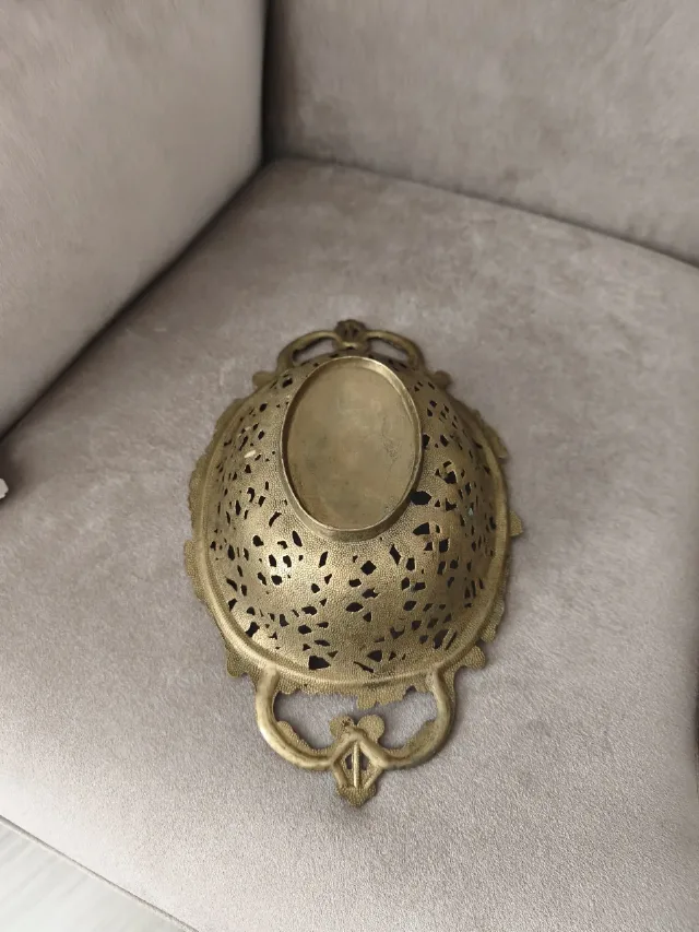 Fructieră / Centru de masă vintage din alamă masivă filigranată, stil Baroc (32 cm) – fotografia 8 din 8