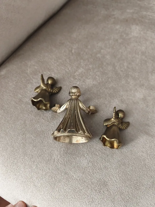 Set 3 sfeșnice vintage îngerași, bronz/alamă masivă – decor Mid-Century – fotografia 6 din 8