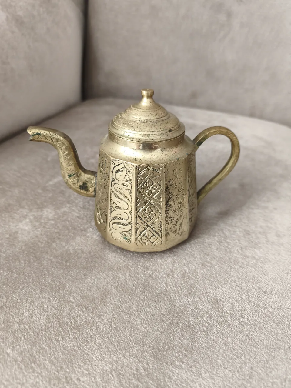 Ceainic vintage din alamă gravat manual, model oriental / arab – Bistrița-Năsăud, Bistrița-Năsăud