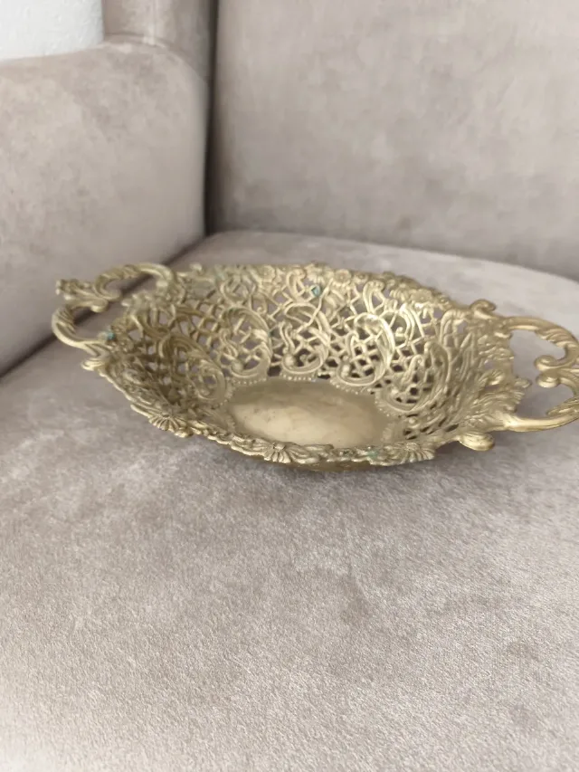 Fructieră / Centru de masă vintage din alamă masivă filigranată, stil Baroc (32 cm) – fotografia 7 din 8