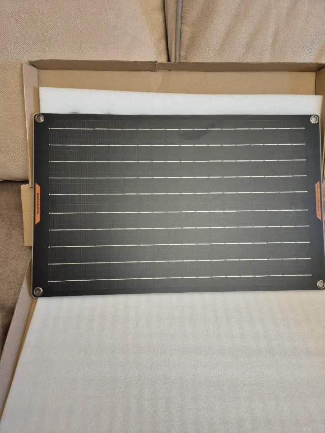 Incarcator solar pentru baterii auto de 12V 30W – fotografia 3 din 5