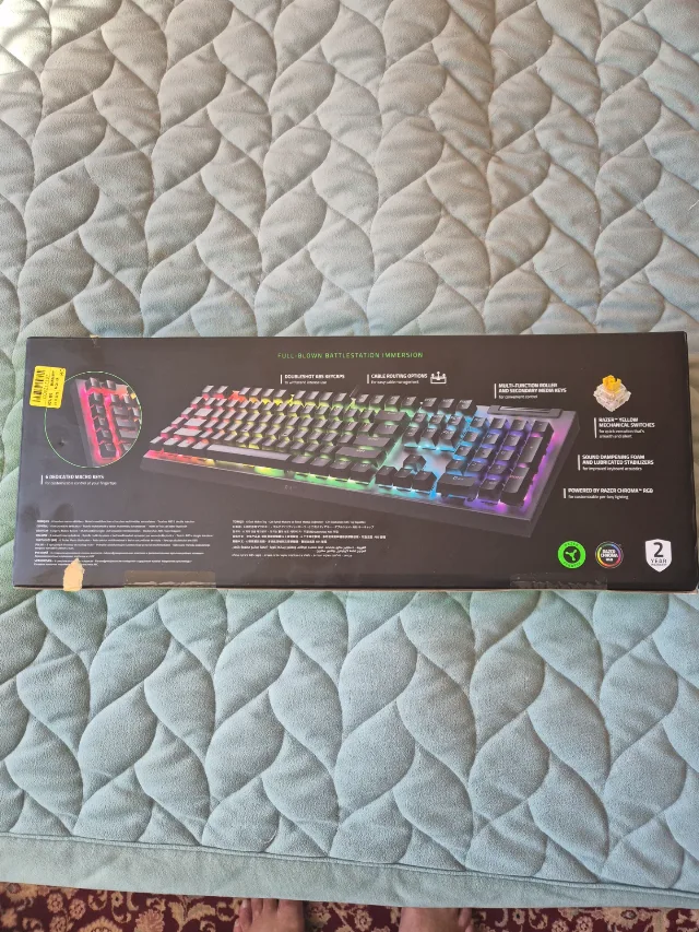 Tastatura mecanica Razer Blackwindow X v4 - galben – fotografia 3 din 4