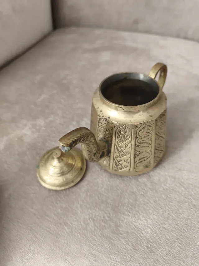 Ceainic vintage din alamă gravat manual, model oriental / arab – fotografia 8 din 8