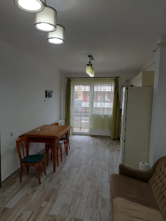 ofer spre închiriere studio – fotografia 3 din 5