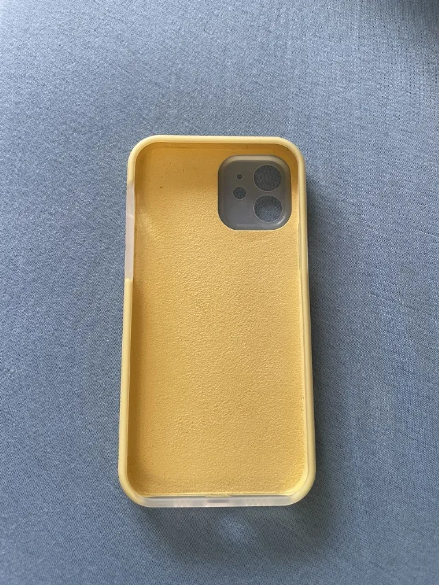 Husă protecție silicon IPhone 12 – fotografia 2 din 4