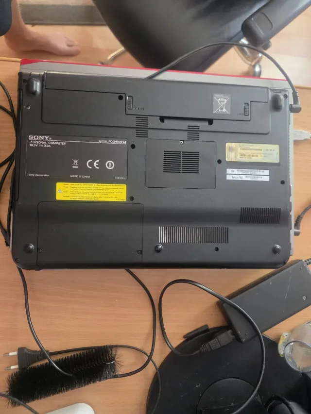 Laptop Sony Vaio model PCG-61221m – fotografia 5 din 5