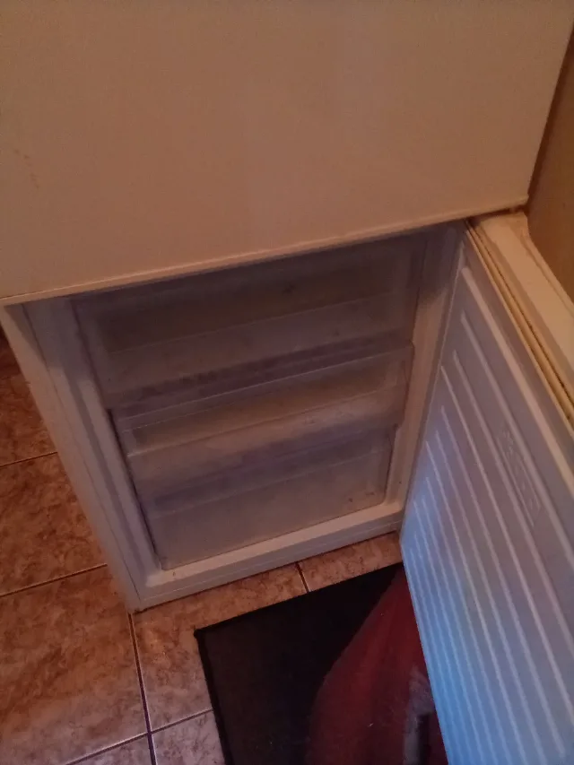 Frigider Whirlpool un vând un frigider – fotografia 5 din 5