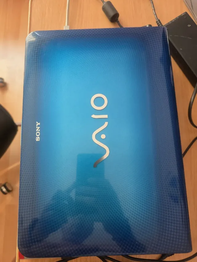 Laptop Sony Vaio model PCG-61221m – fotografia 4 din 5