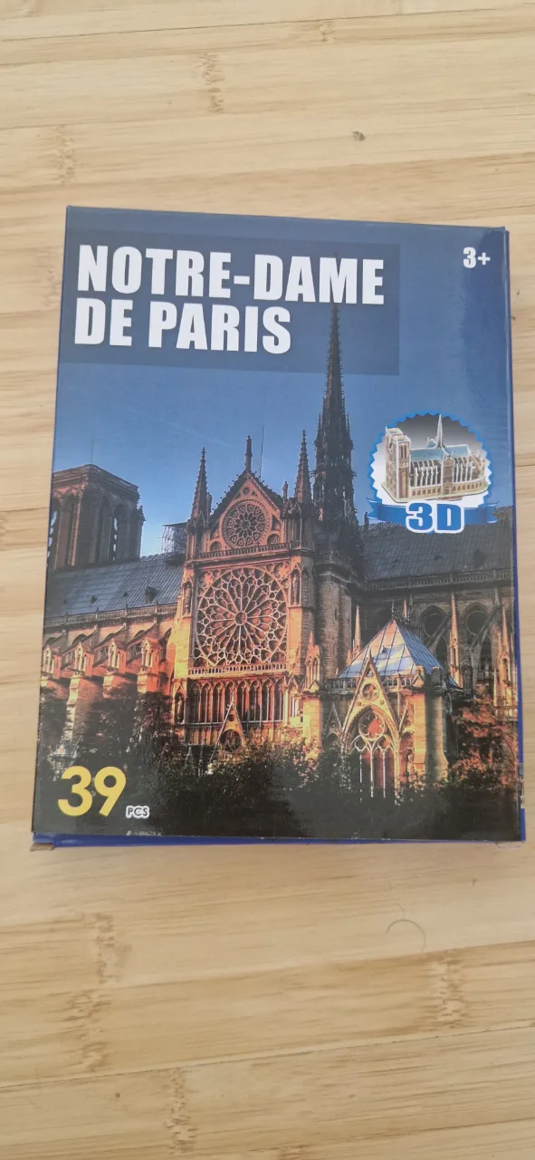 Puzzle 3D nou cu Catedrala Notre-Dame de Paris – Sector 3, București