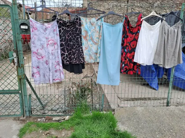 Vind haine dama, barbat, copii, vara-iarna, 5 buc la 1 leu str Brestei 43 Craiova, nu trimit pri curier – fotografia 3 din 8