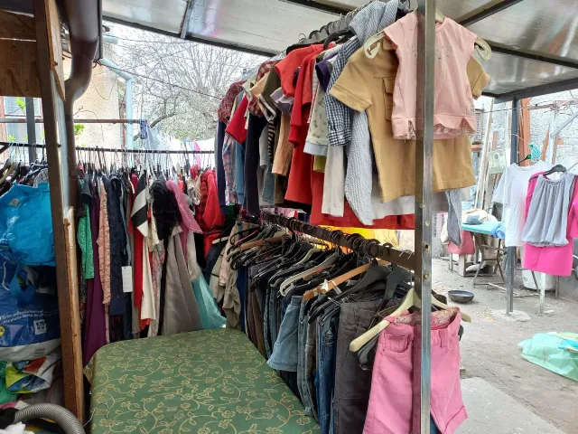 Vind haine dama, barbat, copii, vara-iarna, 5 buc la 1 leu str Brestei 43 Craiova, nu trimit pri curier – fotografia 7 din 8