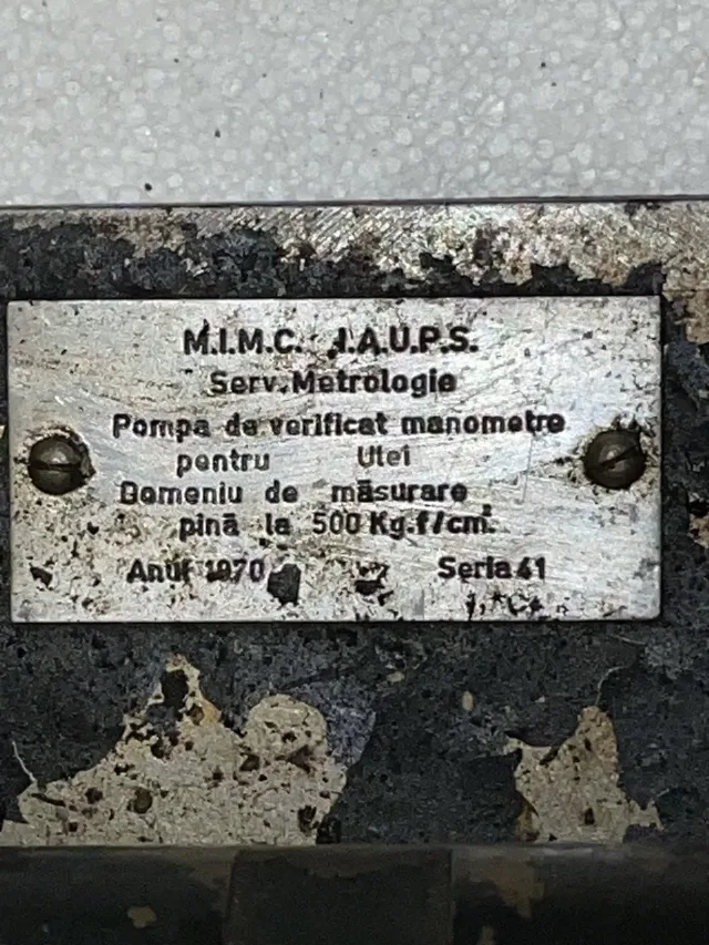 Pompa de verificat manometre pentru ulei – fotografia 3 din 3