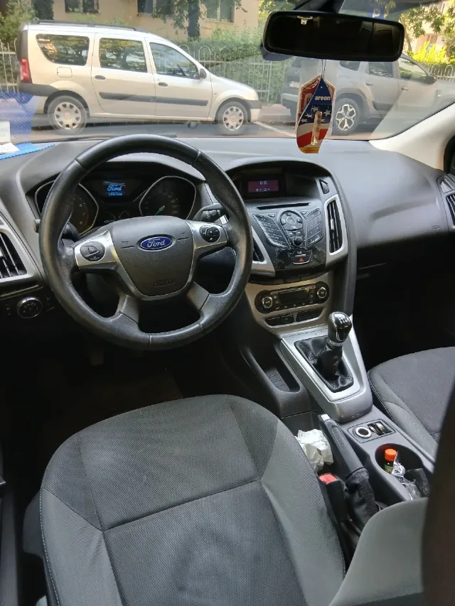 Ford Focus 2012 benzina – fotografia 5 din 8