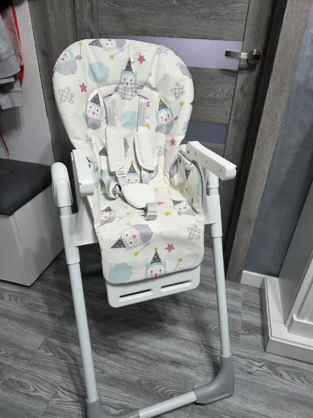 Vînd scaun  cu măsuță pentru copii – fotografia 5 din 8