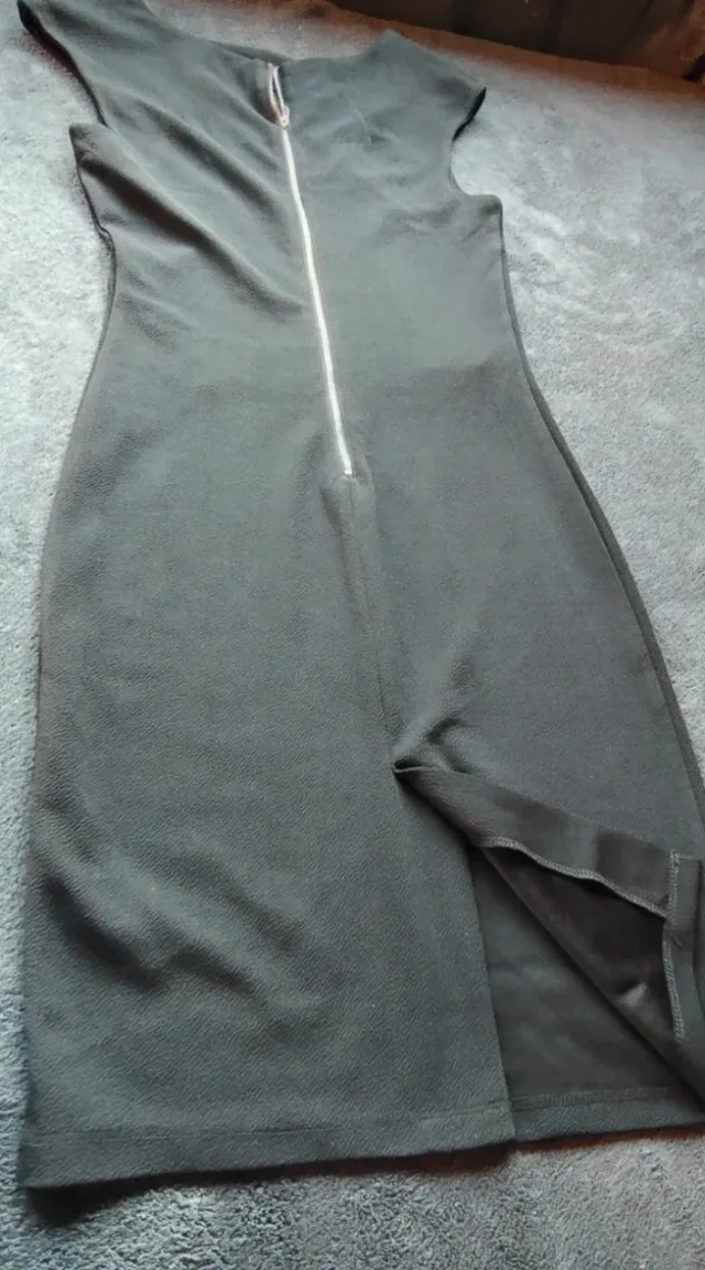 Rochie neagra mulata AVON – fotografia 2 din 6