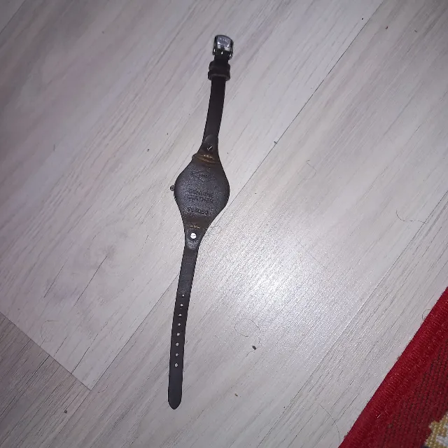 ceas fosil stare buna pe baterie necesita baterie – fotografia 2 din 2