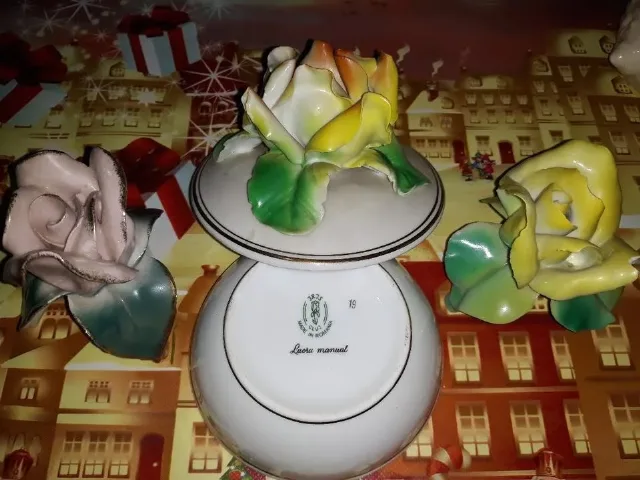 Lot Porțelan Vintage Iris Cluj – Lucru Manual / Bonbonieră și Trandafiri – Oradea, Bihor