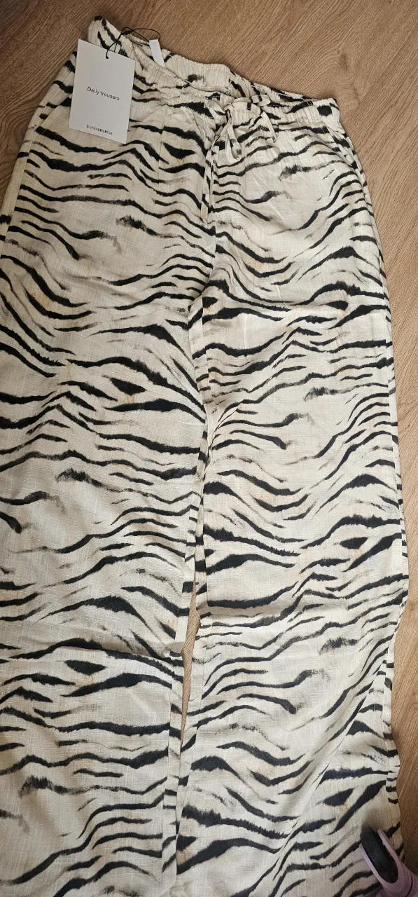 PANTALONI IN STRADIVARIUS – fotografia 2 din 7