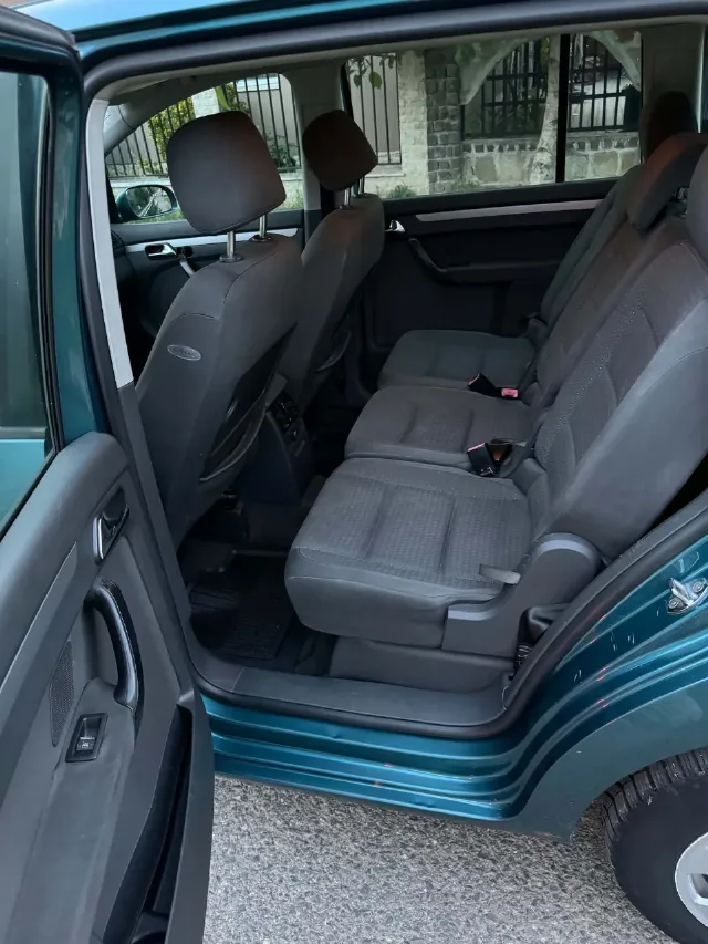 Vând Vw Touran an 2006 – fotografia 7 din 7