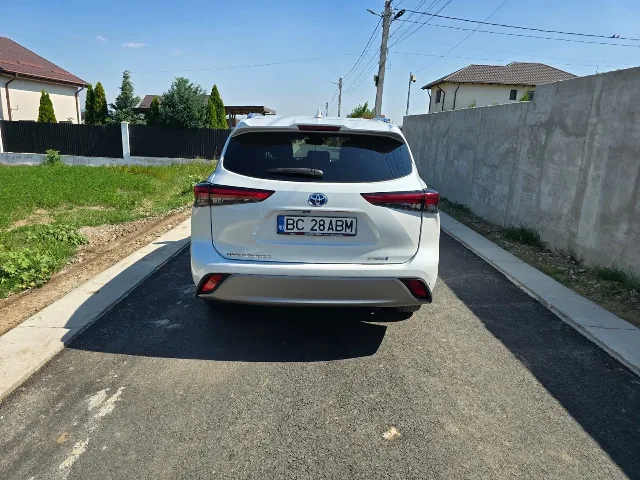 Toyota Highlander – fotografia 2 din 8