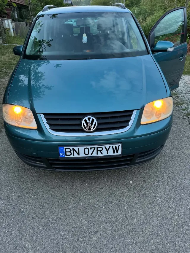 Vând Vw Touran an 2006 – fotografia 2 din 7