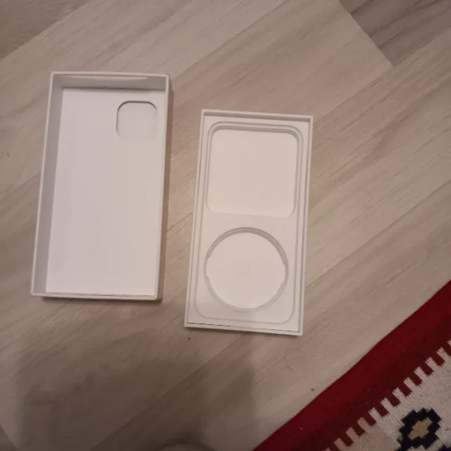 cutie iphone 14 stare buna – fotografia 2 din 2
