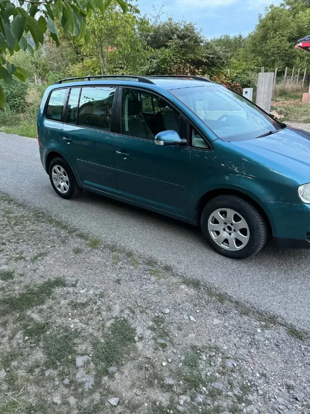 Vând Vw Touran an 2006 – fotografia 5 din 7