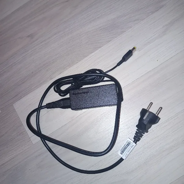 incarcator leptop de leptop stare buna – fotografia 1 din 3