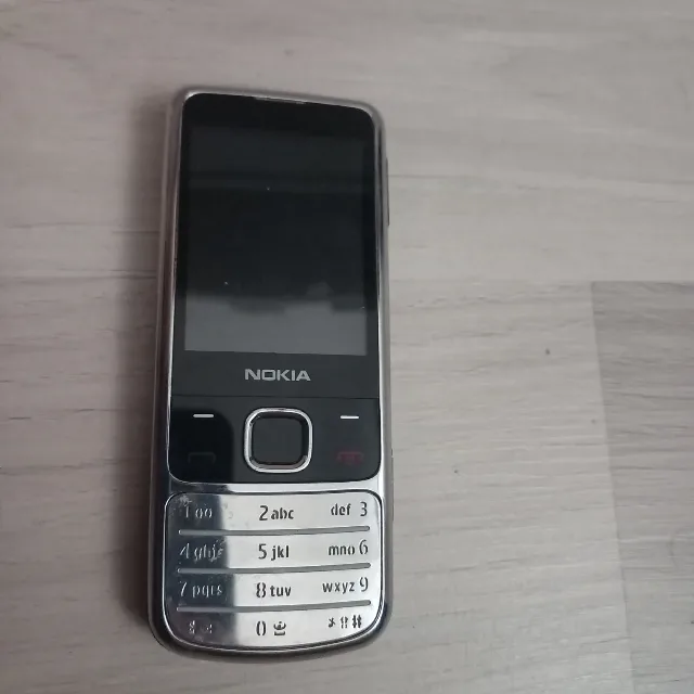 Nokia 6700 nu are baterie nu stiu nimik de el – fotografia 1 din 2