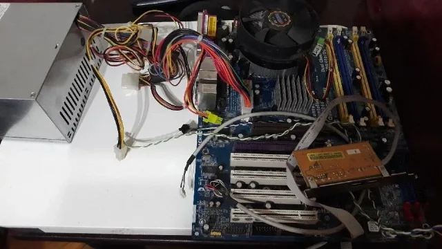 Kit PC Retro TESTAT Complet – Placă Hibrid ASRock, Pentium 4 3.2GHz, ASUS Radeon X550 – fotografia 6 din 7